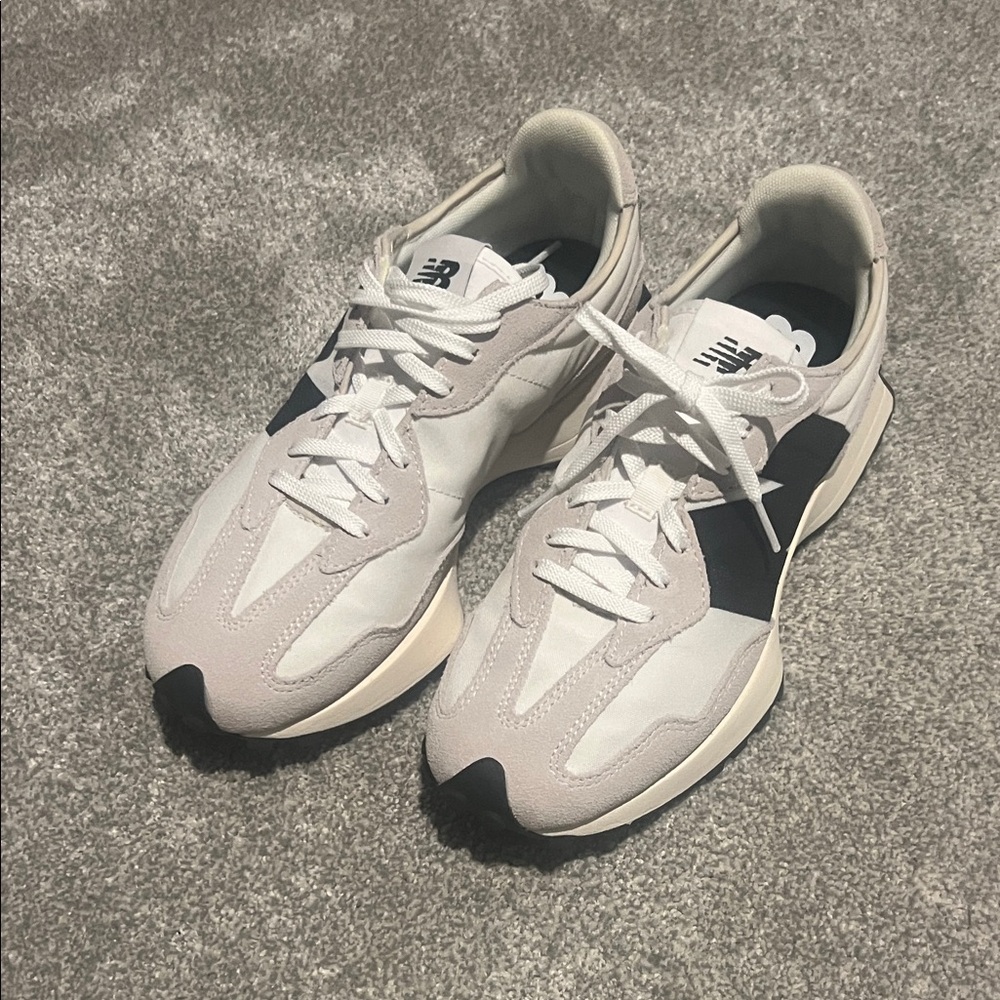 New Balance 327 sneakers in moonbeam with black size 9.5